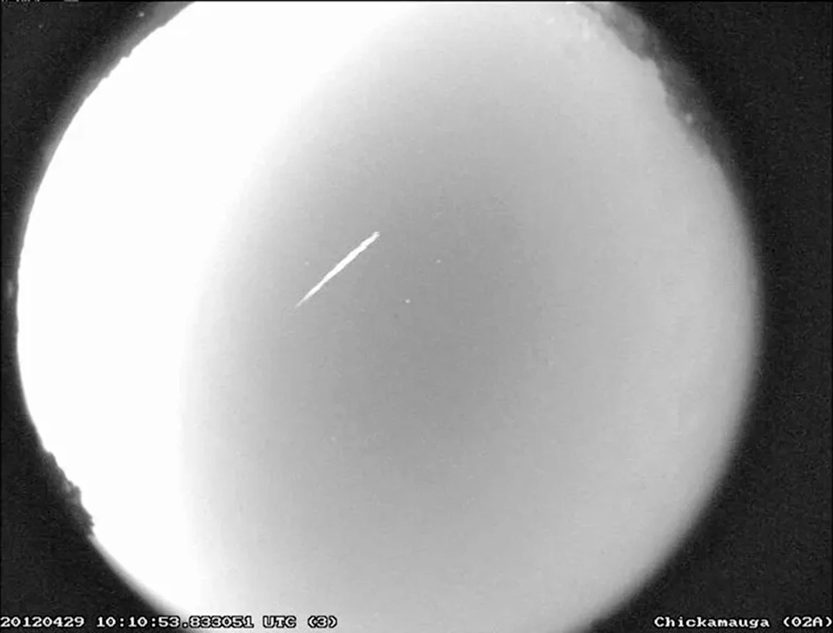 Will the Bright Moon Dull the Dazzling Eta Aquarid Meteor Shower from Halley’s Comet? Find Out! Will the Bright Moon Dull the Dazzling Eta Aquarid Meteor Shower from Halley’s Comet? Find Out!