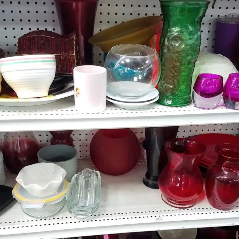 Thrift Store Shocker: Shoppers React to Bizarre Find at Goodwill – ‘Hard to Believe!’ Thrift Store Shocker: Shoppers React to Bizarre Find at Goodwill – ‘Hard to Believe!’