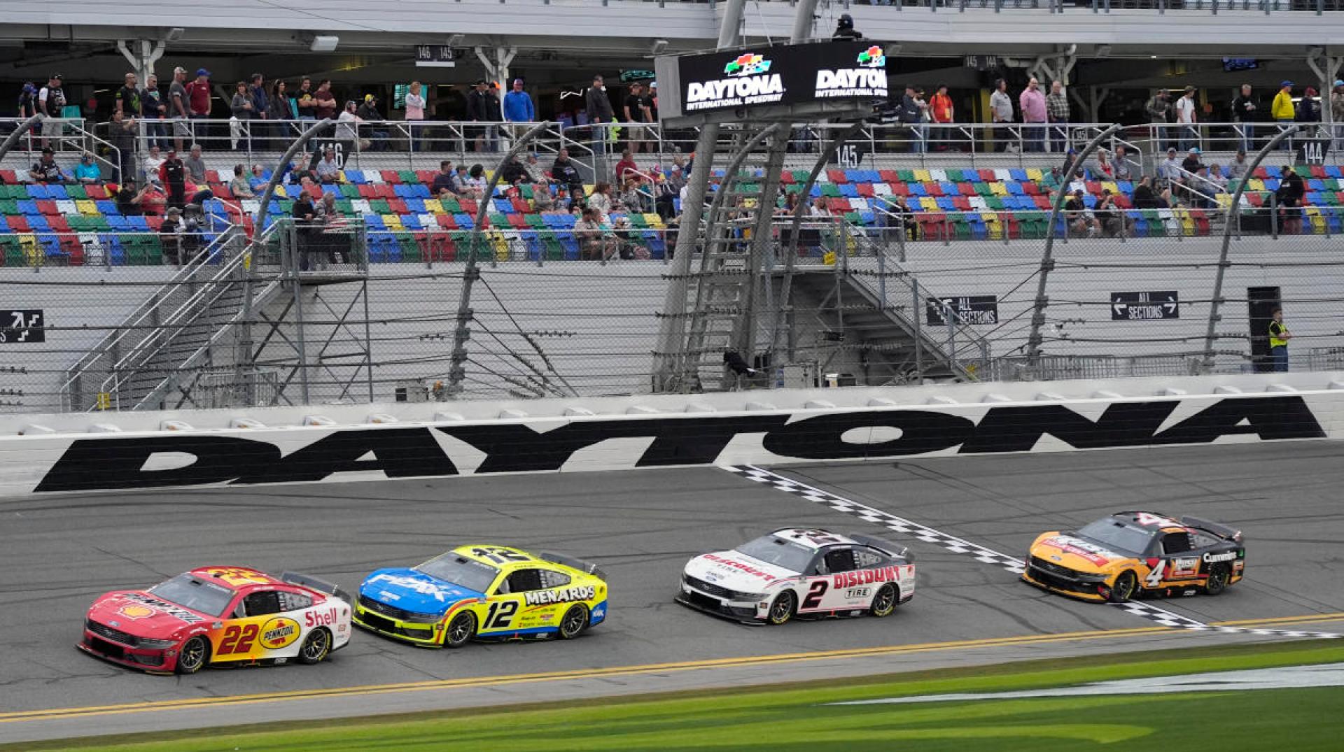 Daytona 500 Live Updates: Dramatic Final Laps Bring Shocking Crashes for Contenders Joey Logano and Christopher Bell Daytona 500 Live Updates: Dramatic Final Laps Bring Shocking Crashes for Contenders Joey Logano and Christopher Bell