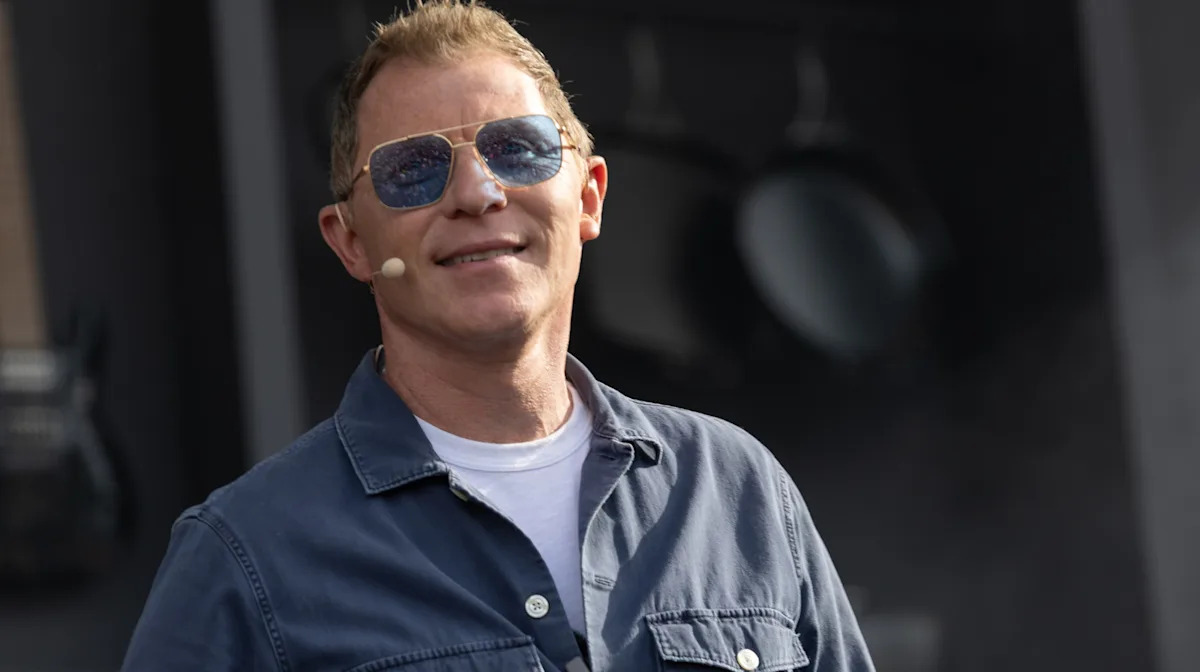 Bobby Flay’s Secret: The One Dining Habit He Never Follows at Restaurants! Bobby Flay’s Secret: The One Dining Habit He Never Follows at Restaurants!