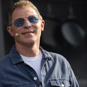 Bobby Flay’s Secret: The One Dining Habit He Never Follows at Restaurants! Bobby Flay’s Secret: The One Dining Habit He Never Follows at Restaurants!