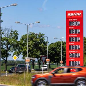 April Inflation Spike Signals Steady Interest Rates: What This Means for You April Inflation Spike Signals Steady Interest Rates: What This Means for You