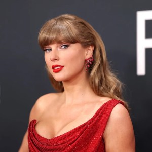 “Taylor Swift’s Late Classmate’s Mom Responds to ‘Ruin the Friendship’: ‘She’s Honoring His Memory’” “Taylor Swift’s Late Classmate’s Mom Responds to ‘Ruin the Friendship’: ‘She’s Honoring His Memory’”