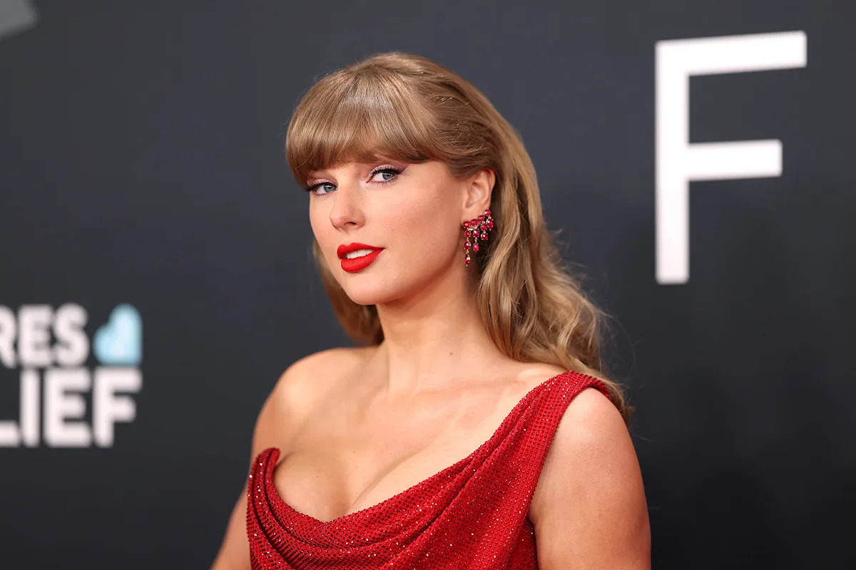 “Taylor Swift’s Late Classmate’s Mom Responds to ‘Ruin the Friendship’: ‘She’s Honoring His Memory’” “Taylor Swift’s Late Classmate’s Mom Responds to ‘Ruin the Friendship’: ‘She’s Honoring His Memory’”