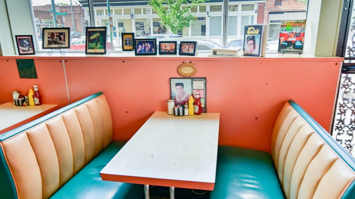 Indulge in Elvis Presley’s Favorite Sandwich at This Must-Visit Memphis Eatery! Indulge in Elvis Presley’s Favorite Sandwich at This Must-Visit Memphis Eatery!