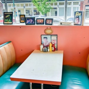 Indulge in Elvis Presley’s Favorite Sandwich at This Must-Visit Memphis Eatery! Indulge in Elvis Presley’s Favorite Sandwich at This Must-Visit Memphis Eatery!