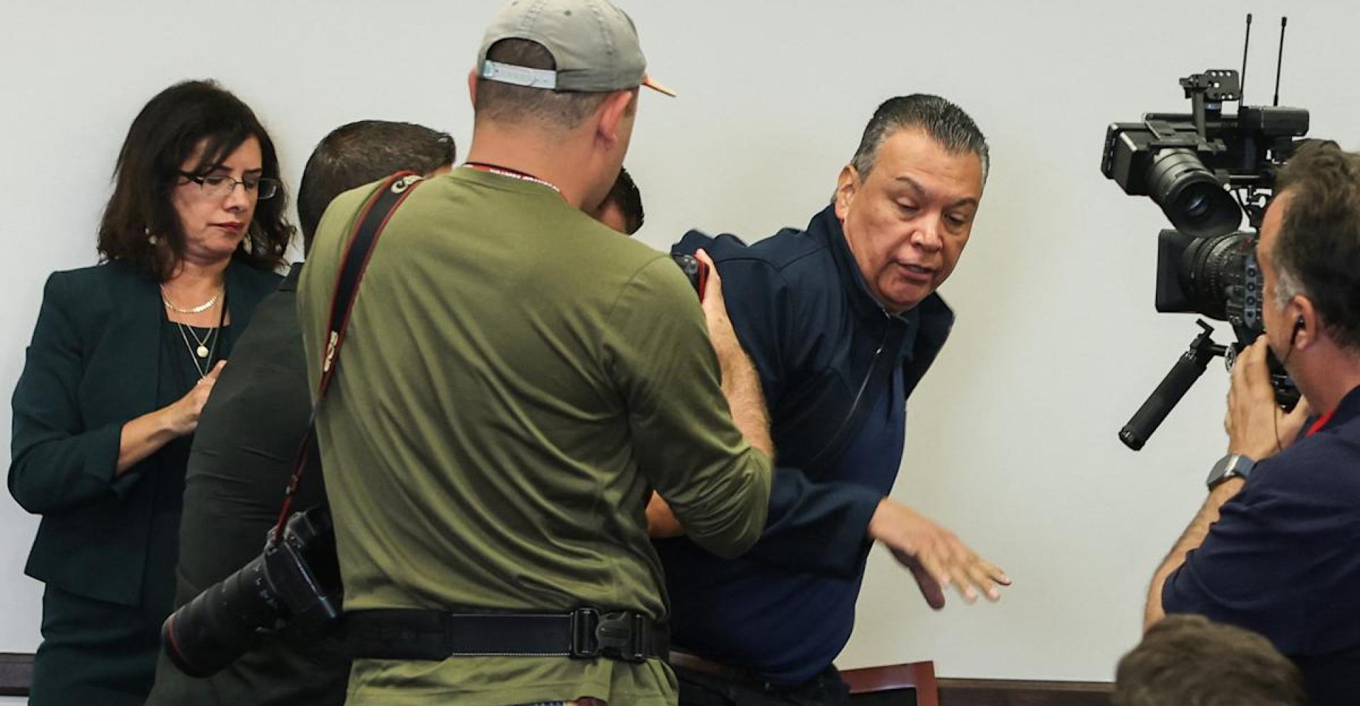 Live Updates: Sen. Alex Padilla Ejected from DHS Secretary Kristi Noem’s Press Conference Amid ICE Protests Live Updates: Sen. Alex Padilla Ejected from DHS Secretary Kristi Noem’s Press Conference Amid ICE Protests