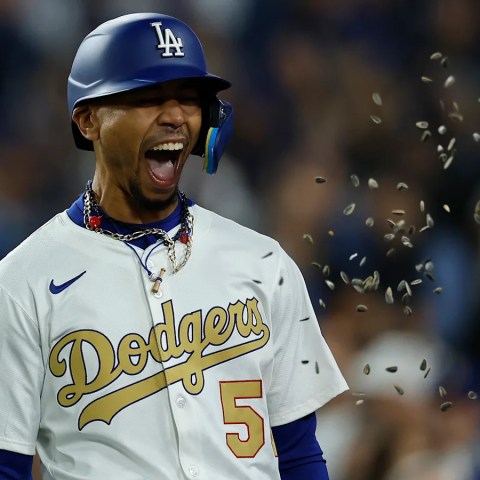 2024 World Series Rings Unveiled: Dodgers Celebrate with Epic Yankees Reminder and Nail-Biting Win Against Tigers! 2024 World Series Rings Unveiled: Dodgers Celebrate with Epic Yankees Reminder and Nail-Biting Win Against Tigers!