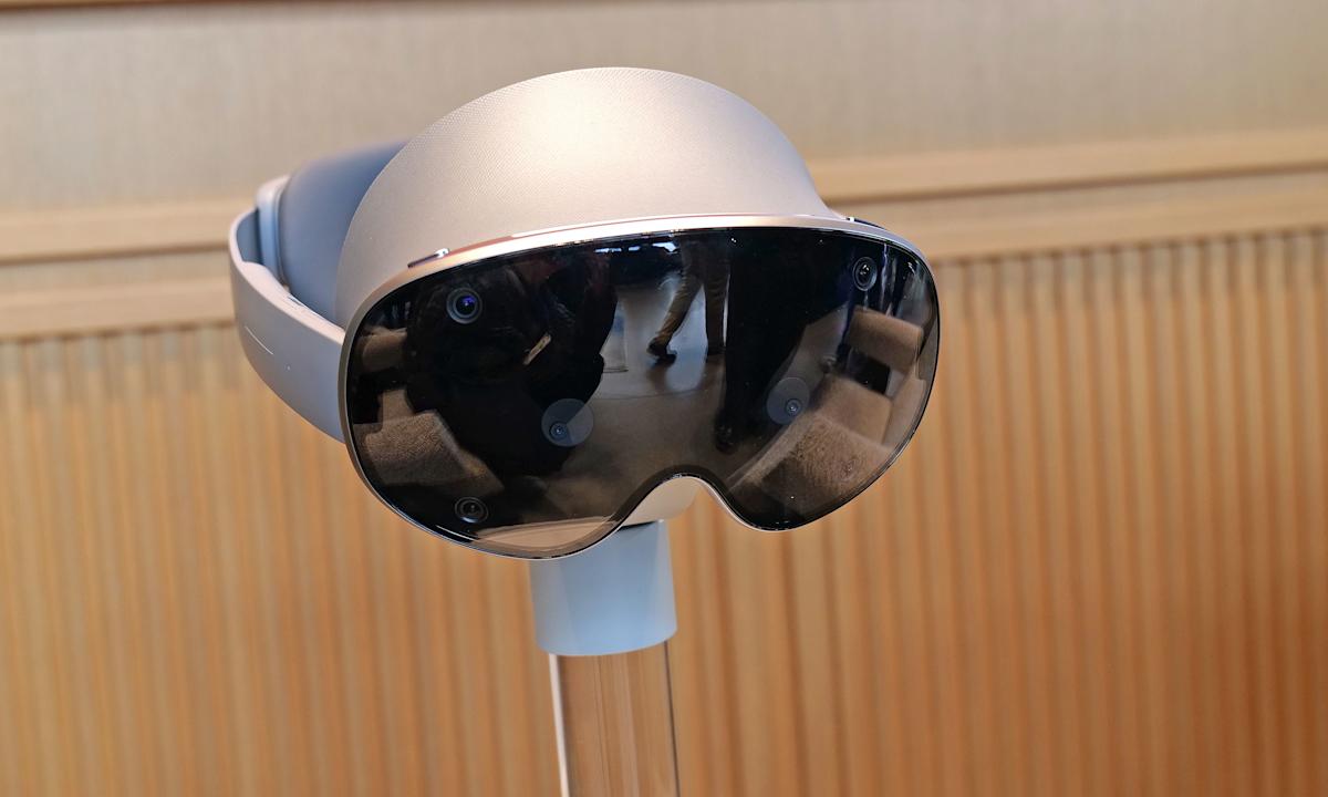 Experience the Samsung Galaxy XR: A Smarter, Affordable Alternative to Apple’s Vision Pro! Experience the Samsung Galaxy XR: A Smarter, Affordable Alternative to Apple’s Vision Pro!