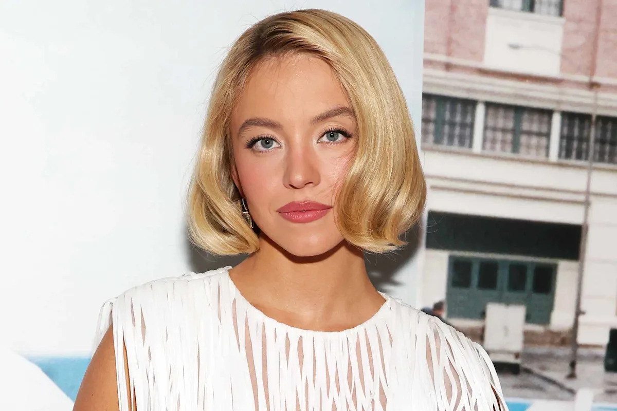 Sydney Sweeney Scales Hollywood Sign for Bold Lingerie Promo: Could She Face Legal Consequences? Sydney Sweeney Scales Hollywood Sign for Bold Lingerie Promo: Could She Face Legal Consequences?