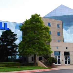 Dell Soars 33% Amid AI Server Demand; Super Micro Computer Jumps 16% as Hyperscaler Investments Surge Dell Soars 33% Amid AI Server Demand; Super Micro Computer Jumps 16% as Hyperscaler Investments Surge