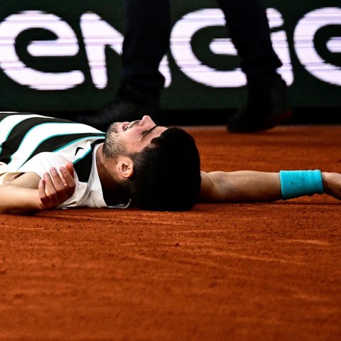 Thrilling French Open Men’s Final: Carlos Alcaraz Edges Past Jannik Sinner in Epic 5-Hour Comeback Showdown! Thrilling French Open Men’s Final: Carlos Alcaraz Edges Past Jannik Sinner in Epic 5-Hour Comeback Showdown!