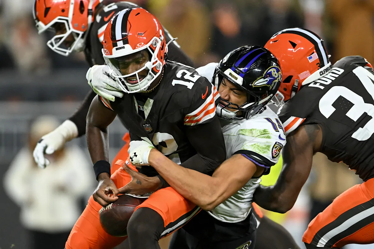 Shedeur Sanders’ Regular-Season Debut: Challenges Faced in Loss to Ravens After Dillon Gabriel’s Concussion Shedeur Sanders’ Regular-Season Debut: Challenges Faced in Loss to Ravens After Dillon Gabriel’s Concussion