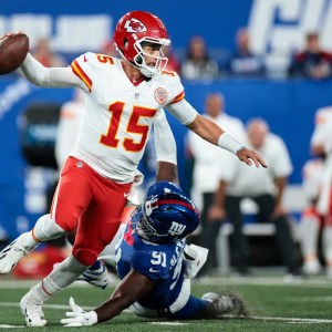 Chiefs vs. Giants: Mahomes Shines as KC Overcomes Struggles for a Victory Against New York Chiefs vs. Giants: Mahomes Shines as KC Overcomes Struggles for a Victory Against New York