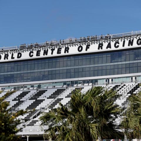 Daytona 500 Qualifying Duels: Exciting Action Resumes After Weather Delay! Daytona 500 Qualifying Duels: Exciting Action Resumes After Weather Delay!
