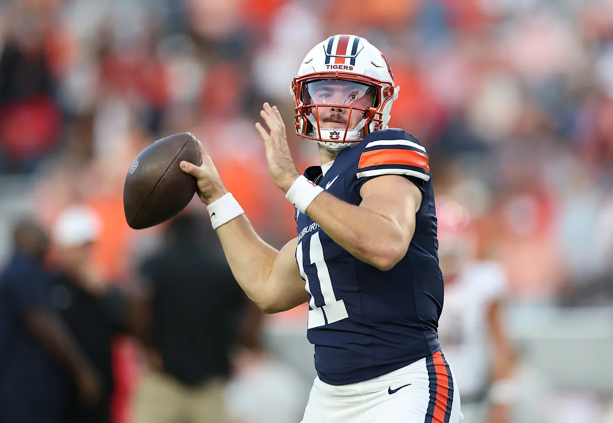 From Celebration to Heartbreak: How Auburn’s Dramatic Loss to Georgia Went From Touchdown to Fumble in Seconds From Celebration to Heartbreak: How Auburn’s Dramatic Loss to Georgia Went From Touchdown to Fumble in Seconds