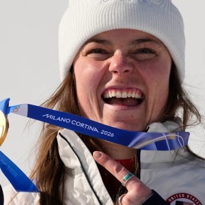 Unveiling the Mystery: Why Olympic Medals Are Breaking – 4 Athletes Share Their Experiences at the Winter Games Unveiling the Mystery: Why Olympic Medals Are Breaking – 4 Athletes Share Their Experiences at the Winter Games