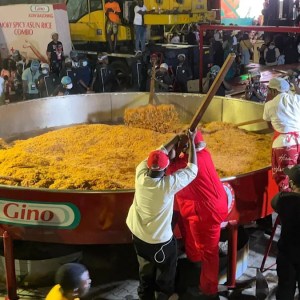 Nigerian Chef Takes on Epic Challenge: Crafting the World’s Largest Pot of Jollof Rice! Nigerian Chef Takes on Epic Challenge: Crafting the World’s Largest Pot of Jollof Rice!