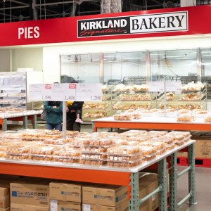 Discover Costco’s Irresistible New Bakery Dessert Tray: A Sweet Treat for Every Craving! Discover Costco’s Irresistible New Bakery Dessert Tray: A Sweet Treat for Every Craving!