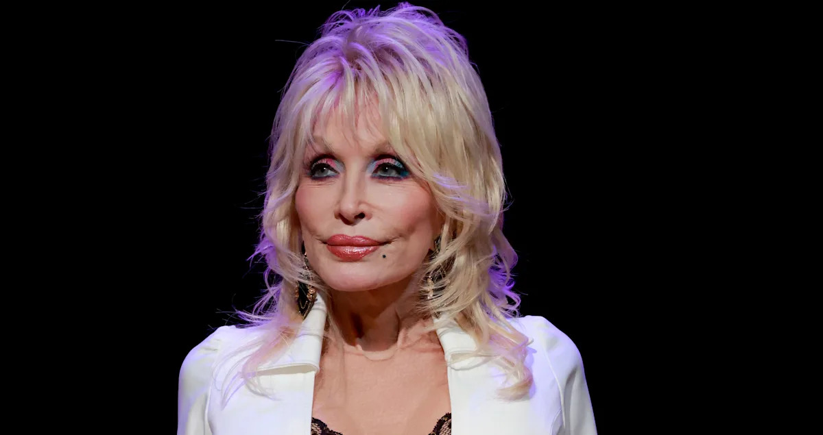 Dolly Parton Responds with Humor and Resilience: ‘I Ain’t Dead Yet!’ Amid Health Concerns After Sister’s Prayer Request Dolly Parton Responds with Humor and Resilience: ‘I Ain’t Dead Yet!’ Amid Health Concerns After Sister’s Prayer Request