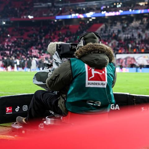 How Netflix and Amazon Are Revolutionizing Live Sports: The Future of Streaming Dominance How Netflix and Amazon Are Revolutionizing Live Sports: The Future of Streaming Dominance