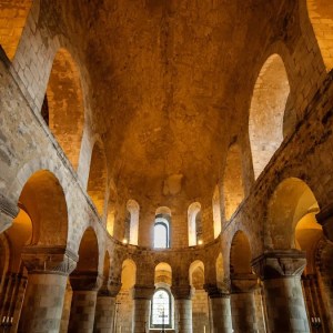 Unearthed Secrets: Archaeologists Discover Hidden Skeletons at the Tower of London Unearthed Secrets: Archaeologists Discover Hidden Skeletons at the Tower of London