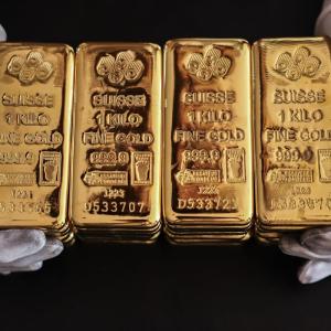 Gold Retreats from All-Time High as Traders Assess Interest Rates; Silver Surges Past Gold Retreats from All-Time High as Traders Assess Interest Rates; Silver Surges Past