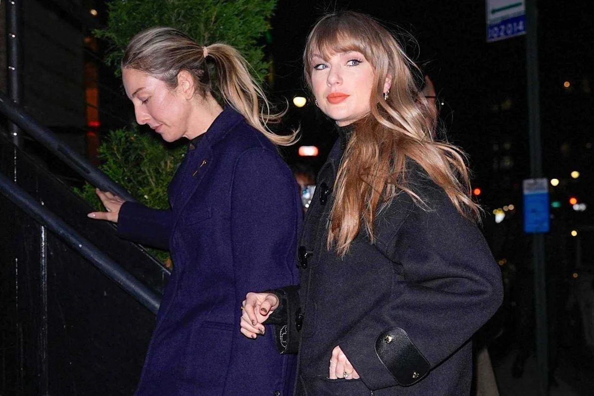 Taylor Swift Turns Heads in ,400 Louis Vuitton Coat and ,370 Leather Boots During Dinner with Este Haim Taylor Swift Turns Heads in ,400 Louis Vuitton Coat and ,370 Leather Boots During Dinner with Este Haim