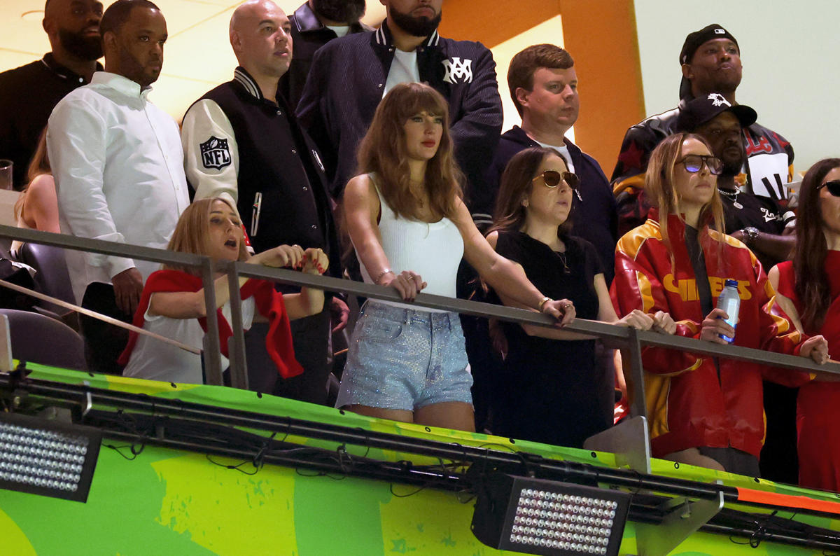 Frances Tiafoe Raves About His Unforgettable Day with Taylor Swift at the Chiefs Game: ‘She Was So Cool!’ Frances Tiafoe Raves About His Unforgettable Day with Taylor Swift at the Chiefs Game: ‘She Was So Cool!’
