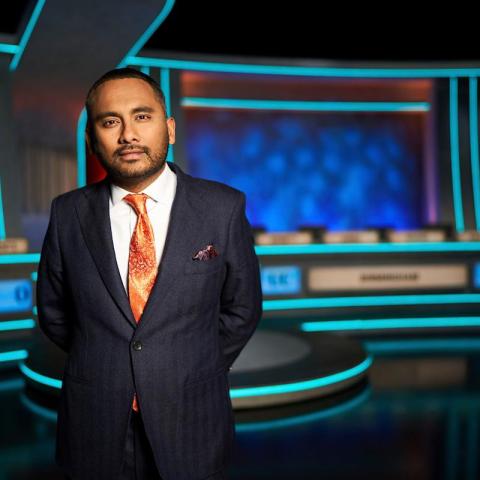 University Challenge Star Unveils Unique Hands-On Buzzer Technique: A Game-Changer in Trivia Competitions! University Challenge Star Unveils Unique Hands-On Buzzer Technique: A Game-Changer in Trivia Competitions!