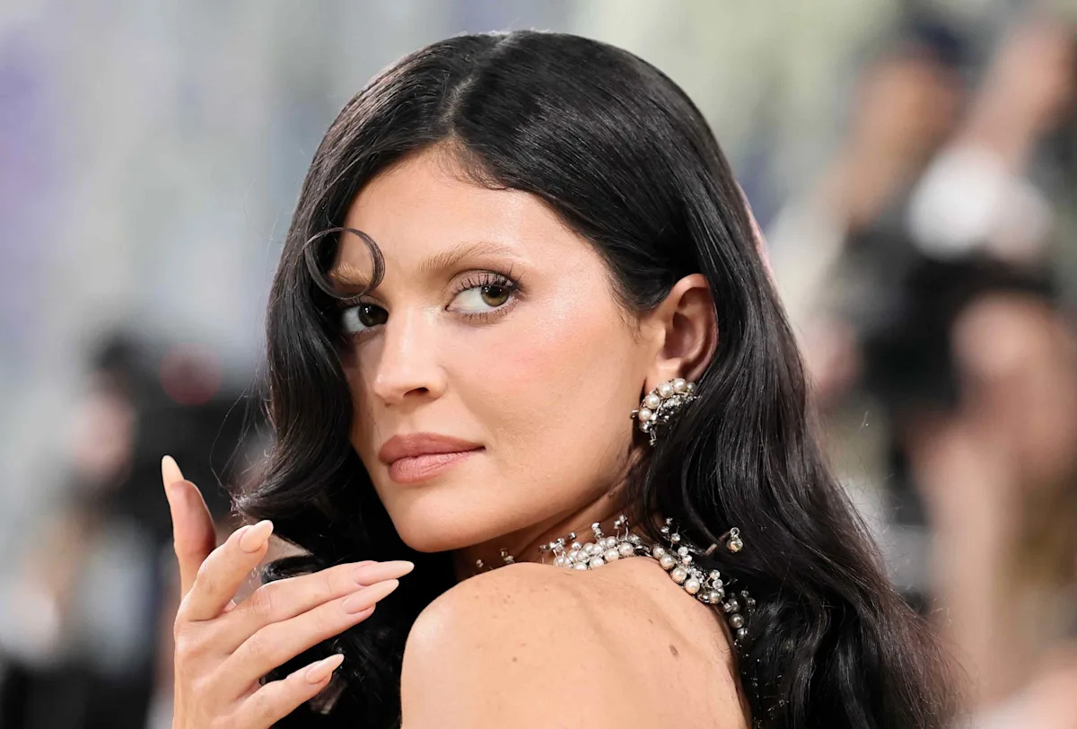 Kylie Jenner’s Stunning Met Gala Look: A Revealing Nude Illusion Corset Steals the Spotlight! Kylie Jenner’s Stunning Met Gala Look: A Revealing Nude Illusion Corset Steals the Spotlight!