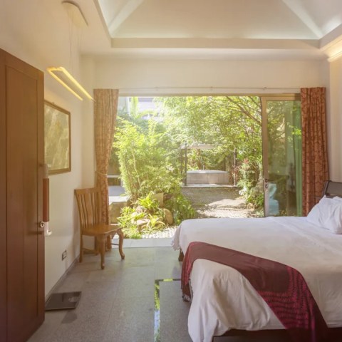 Discover 5 Stunning International Destinations for Luxurious 5-Star Stays Under 0! Discover 5 Stunning International Destinations for Luxurious 5-Star Stays Under 0!