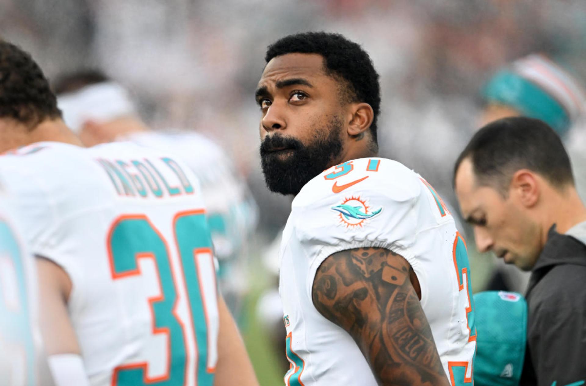 Dolphins Part Ways with Former Pro Bowl RB Raheem Mostert Amid Salary Cap Challenges Dolphins Part Ways with Former Pro Bowl RB Raheem Mostert Amid Salary Cap Challenges