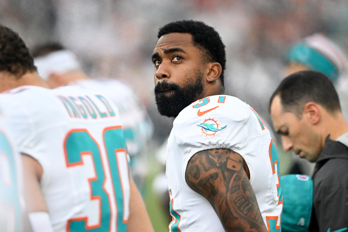 Dolphins Part Ways with Former Pro Bowl RB Raheem Mostert Amid Salary Cap Challenges Dolphins Part Ways with Former Pro Bowl RB Raheem Mostert Amid Salary Cap Challenges