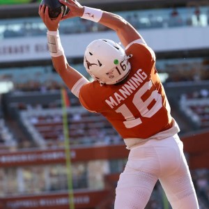 Arch Manning Shines with 6 Touchdowns: A Touchdown Pass, Rushing Score, and 4 Passing TDs Lead to Victory Against Arkansas! Arch Manning Shines with 6 Touchdowns: A Touchdown Pass, Rushing Score, and 4 Passing TDs Lead to Victory Against Arkansas!