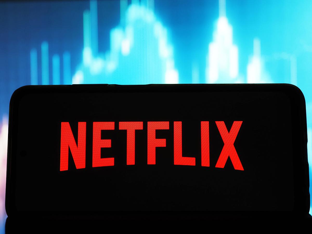 Netflix Stock Slides Despite Strong Q4 Performance: What the Warner Bros. Deal Means for Investors Netflix Stock Slides Despite Strong Q4 Performance: What the Warner Bros. Deal Means for Investors