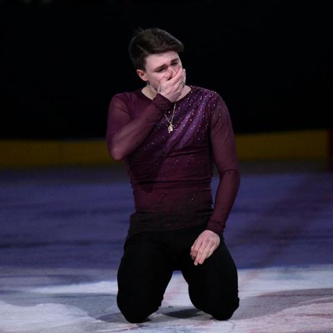 Heartfelt Tribute: Figure Skating Event in Washington Supports Victims of DC Plane Crash Heartfelt Tribute: Figure Skating Event in Washington Supports Victims of DC Plane Crash