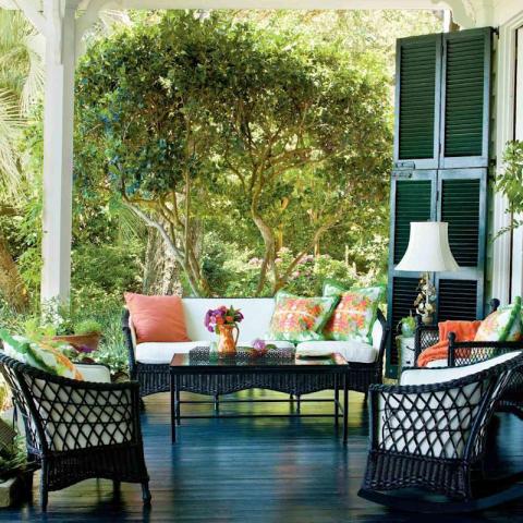 Transform Your Curb Appeal: 7 Common Porch Design Mistakes to Avoid Transform Your Curb Appeal: 7 Common Porch Design Mistakes to Avoid