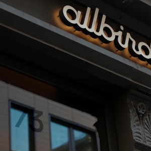 Discover the ‘Long Island AI’ Revolution: How Allbirds is Innovating Footwear with Artificial Intelligence Discover the ‘Long Island AI’ Revolution: How Allbirds is Innovating Footwear with Artificial Intelligence