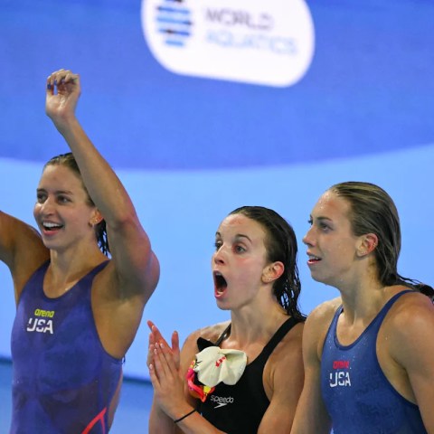 2025 World Swimming Championships: U.S. Breaks Women’s Medley Relay Record as Summer McIntosh Claims Fourth Gold Medal! 2025 World Swimming Championships: U.S. Breaks Women’s Medley Relay Record as Summer McIntosh Claims Fourth Gold Medal!