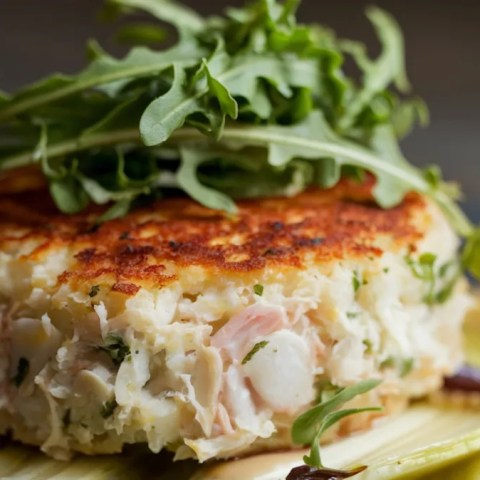 Master the Art of Perfect Homemade Crab Cakes: Essential Tips to Keep Them Together! Master the Art of Perfect Homemade Crab Cakes: Essential Tips to Keep Them Together!