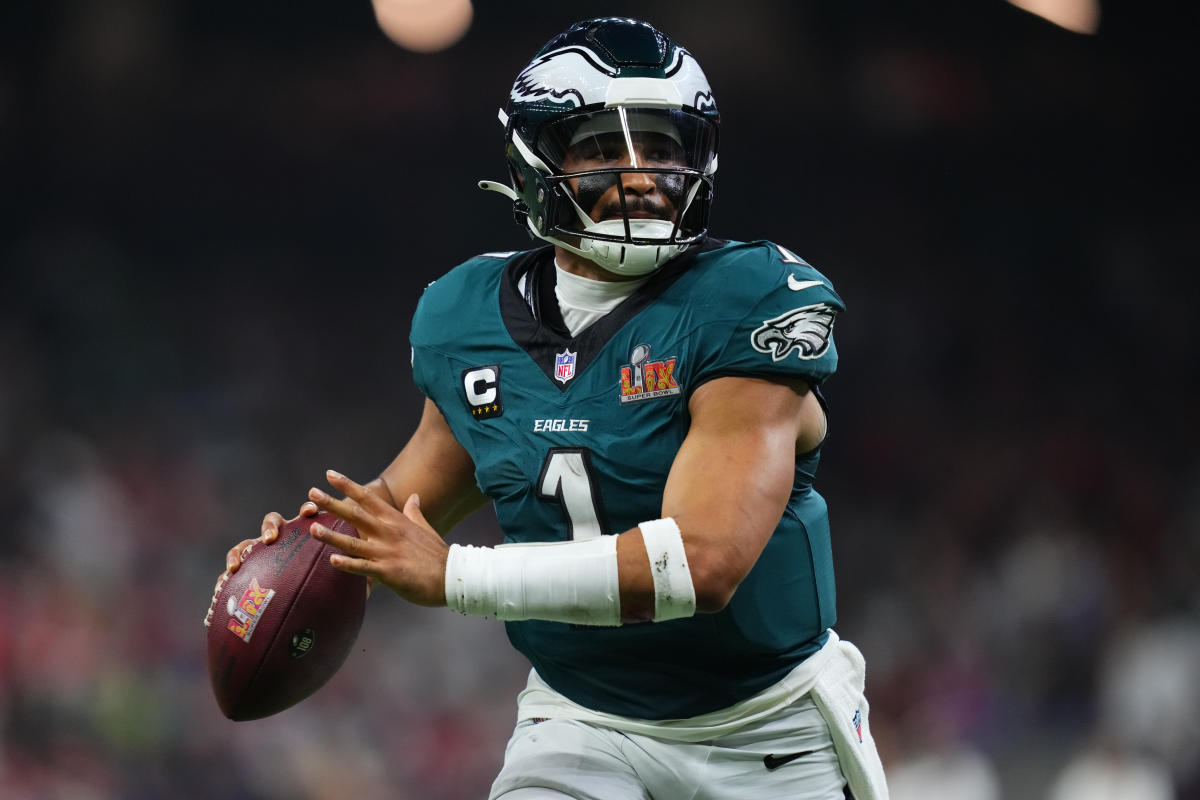 Jalen Hurts Shines as Eagles Defeat Chiefs in Thrilling Super Bowl Victory Fueled by Stellar Defense Jalen Hurts Shines as Eagles Defeat Chiefs in Thrilling Super Bowl Victory Fueled by Stellar Defense