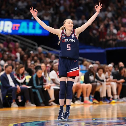 March Madness 2025: UConn Claims 12th Title as Paige Bueckers, Azzi Fudd, and Sarah Strong Shine in Victory Over South Carolina March Madness 2025: UConn Claims 12th Title as Paige Bueckers, Azzi Fudd, and Sarah Strong Shine in Victory Over South Carolina