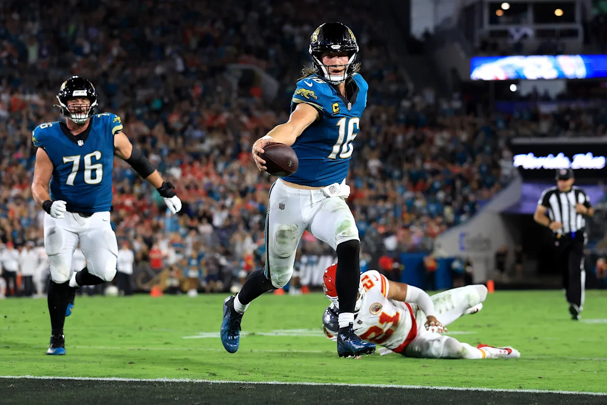 Monday Night Football Showdown: Trevor Lawrence Shines as Jaguars Edge Chiefs 31-28 in Thrilling Finish Monday Night Football Showdown: Trevor Lawrence Shines as Jaguars Edge Chiefs 31-28 in Thrilling Finish
