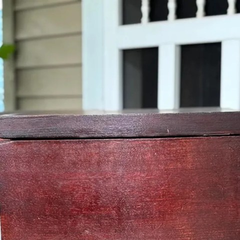 Thrilled Passerby Discovers Hidden Treasure on Curb: ‘You Just Scored a Gem!’ Thrilled Passerby Discovers Hidden Treasure on Curb: ‘You Just Scored a Gem!’