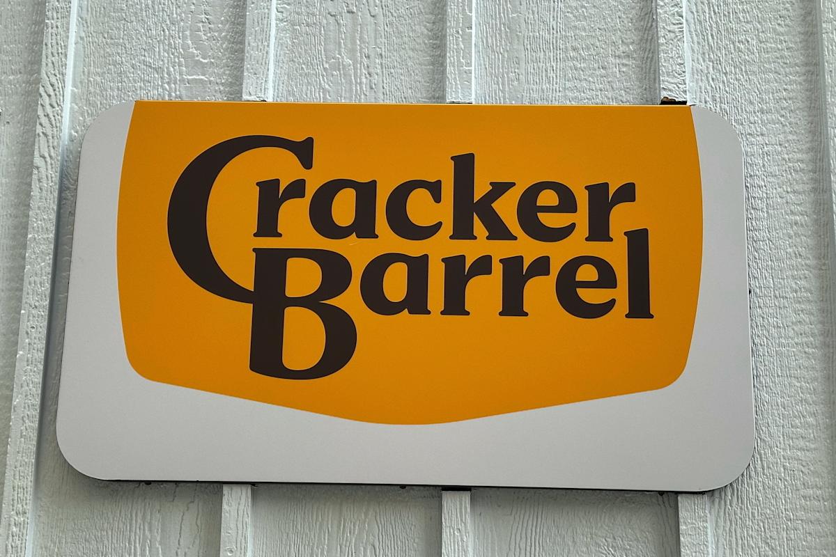 Cracker Barrel Acknowledges Logo Misstep: How They Plan to Win Back Fans’ Trust Cracker Barrel Acknowledges Logo Misstep: How They Plan to Win Back Fans’ Trust