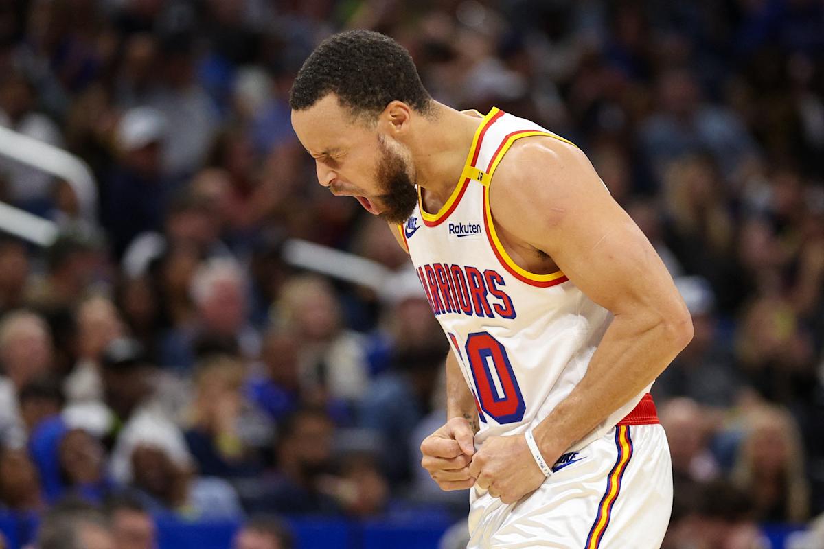Unforgettable Night: Stephen Curry Scores 56 Points with 12 Epic 3-Pointers, Including a Buzzer-Beater from Halfcourt! Unforgettable Night: Stephen Curry Scores 56 Points with 12 Epic 3-Pointers, Including a Buzzer-Beater from Halfcourt!