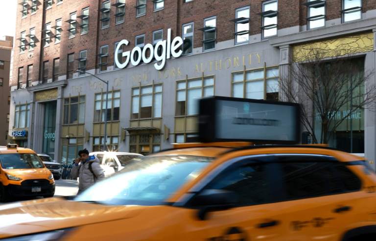 Why Alphabet is Thriving While Meta Struggles with AI Expenses: A Closer Look Why Alphabet is Thriving While Meta Struggles with AI Expenses: A Closer Look