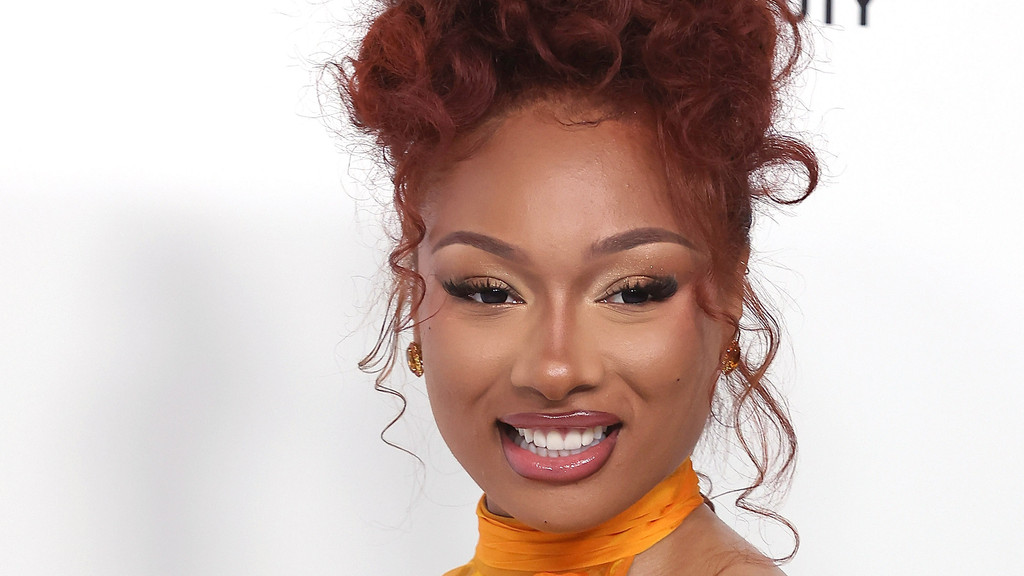 Megan Thee Stallion Opens Up After Hospitalization: ‘This Was a Real Wake-Up Call’ Megan Thee Stallion Opens Up After Hospitalization: ‘This Was a Real Wake-Up Call’