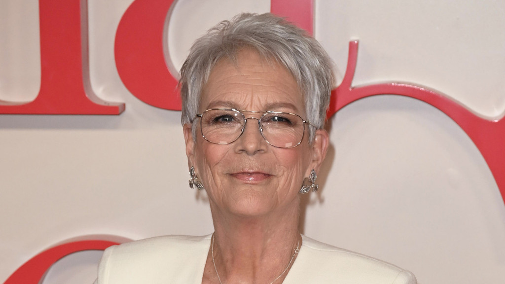 Jamie Lee Curtis Honors Her Late Sister Kelly Lee: Remembering a Life of Love at 69 Jamie Lee Curtis Honors Her Late Sister Kelly Lee: Remembering a Life of Love at 69